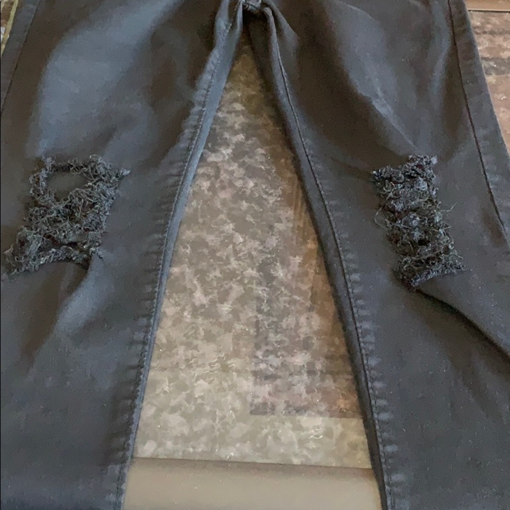 Men’s black ripped jeans. Size 33 - Picture 3 of 7